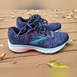 Brooks Signal Dining Shoes Sneaker Blue women's size 7
